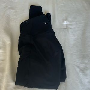 Black old navy leggings with pockets